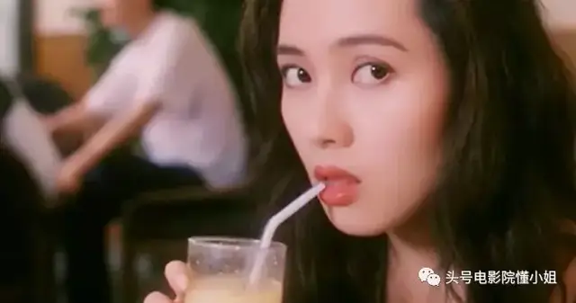 李丽珍22岁女儿近照曝光，丑小鸭变，仍难比母亲巅峰颜值