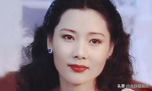 这7位女星“桃花眼”太美了，灵动中透着妩媚，一颦一笑尽是风情