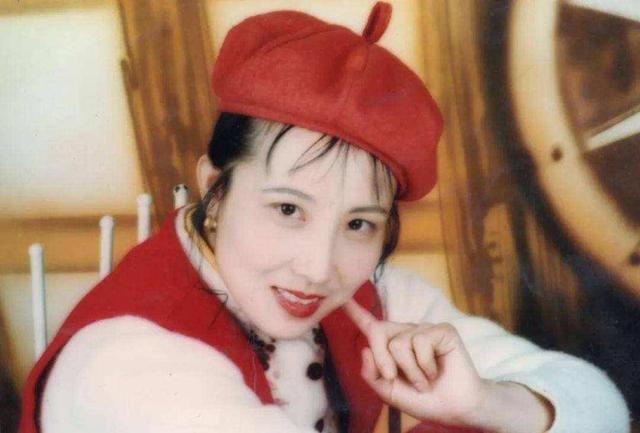 “美女蛇”解丽萍，逃亡24年终于落网，手段比劳荣枝还恶毒