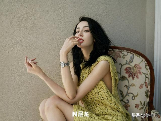 迪丽热巴夏日大片曝光，大秀香肩美腿，穿气球裙变“充气美女”