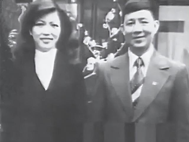 1982年吴荣根驾机叛逃台湾，后在美国刷盘子，晚年妄想回国埋祖坟