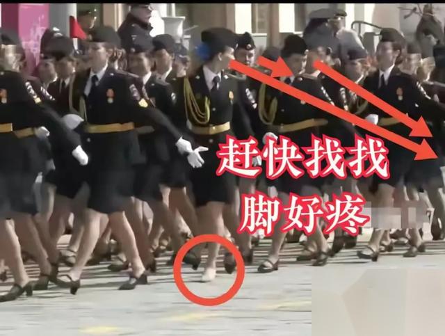 俄罗斯阅兵式上的“光脚女兵”，她的毅力令人敬佩