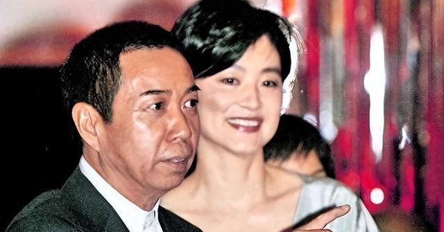 被丑男糟蹋”的6位女明星，每个如花似玉，却鲜花插在牛粪上