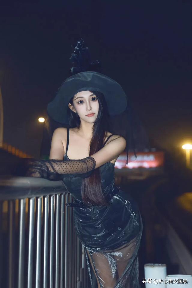 夜间模式美女图片