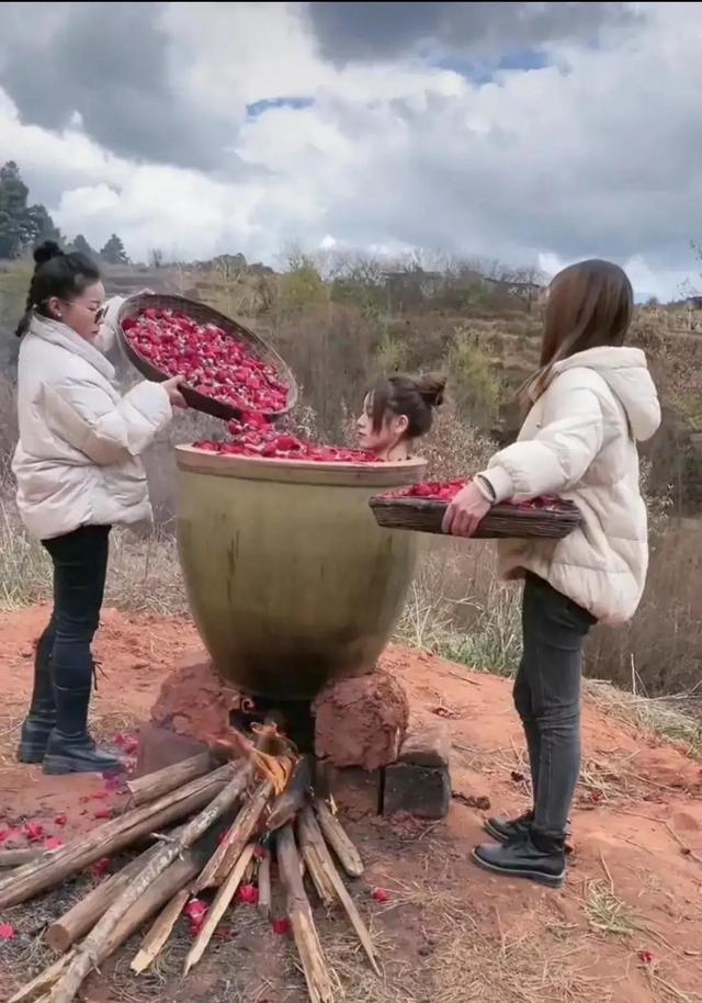 露天架缸洗澡