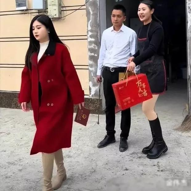 美女想复婚，曾遭离婚男友欺骗，如今众人翘首期待重逢！