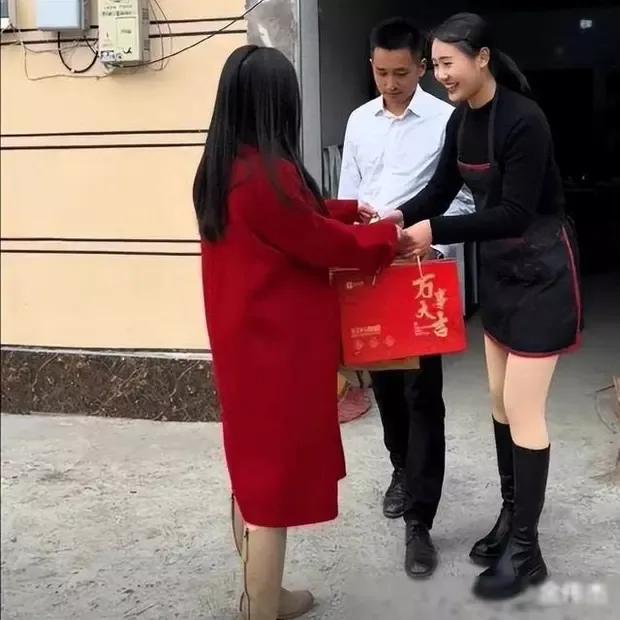 美女想复婚，曾遭离婚男友欺骗，如今众人翘首期待重逢！