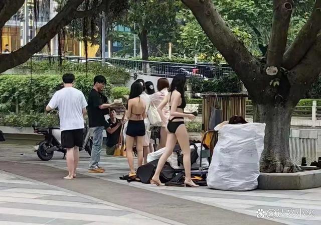 大饱眼福！一大批美女身穿比基尼划龙舟，这样的比赛你见过吗？