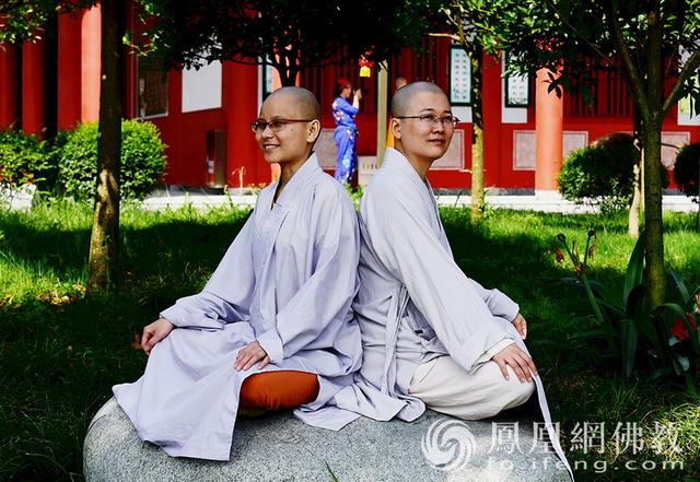 女学僧生活照！不仅有高颜值 还有高学历