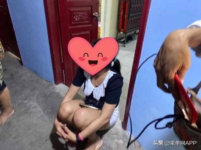 受了诅咒？柬埔寨一变态男偷美女内裤遭群殴