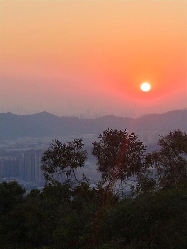 秋日登山赶日落攻略-藏在广州增城南香山山顶的城市观景台