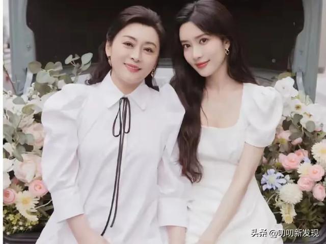 基因太强大，28位女明星和妈妈的合照，果然美女的妈妈也是大美女