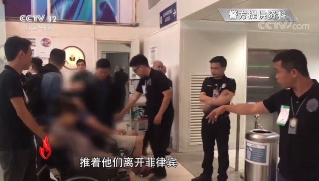 【平安荆楚行动】面对民警，女主播竟要脱衣示范是如何进行色情直播的？！