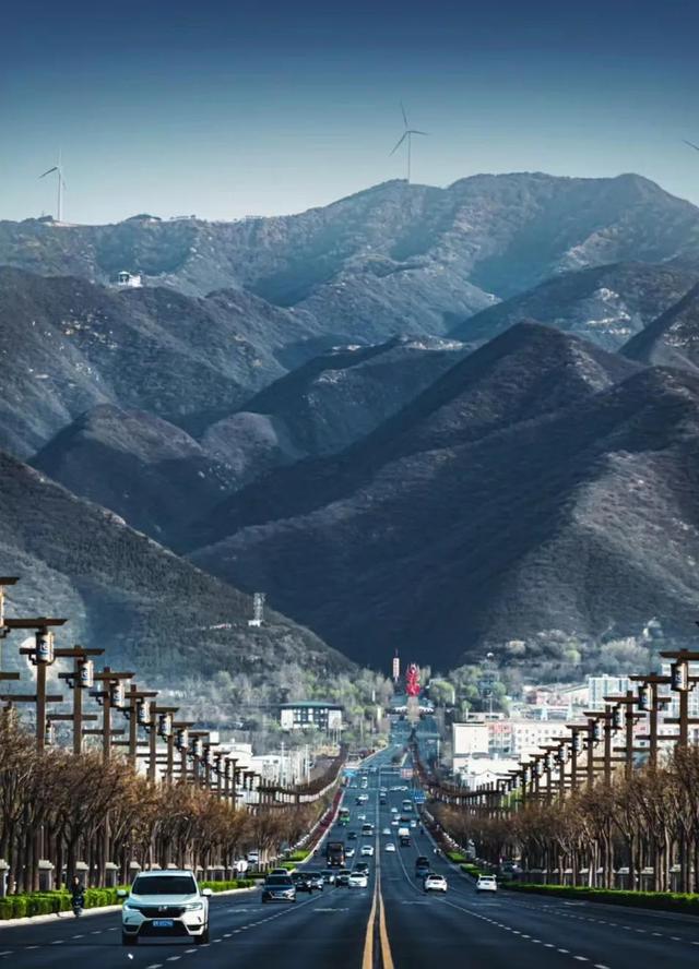 山西大山里一个美女村，姑娘个个长得水灵，如今却这般景象