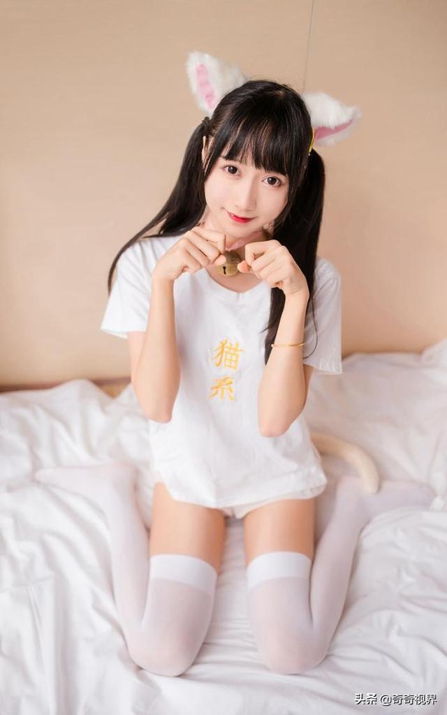 白嫩猫系美女清纯私房图片