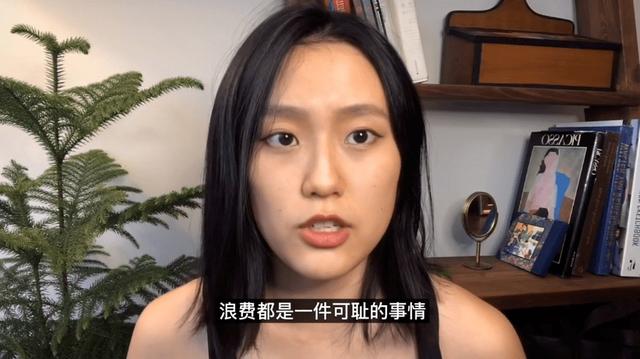 24岁美女爱上无痕生活，不用卫生巾，不点外卖，养300只蚯蚓堆肥