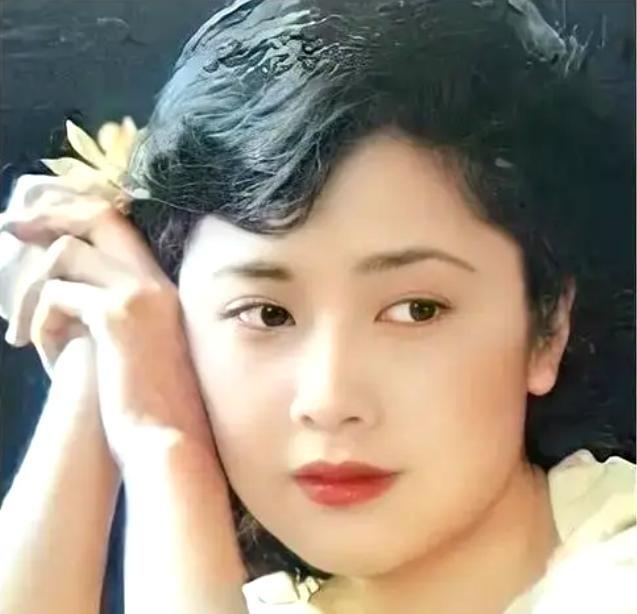 “中国第一美女”朱琳：身材丰腴，古典又端庄，美艳不可方物！