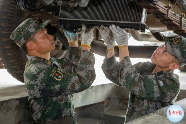 二等功！三写延期服役申请，这个“半百兵王”火了