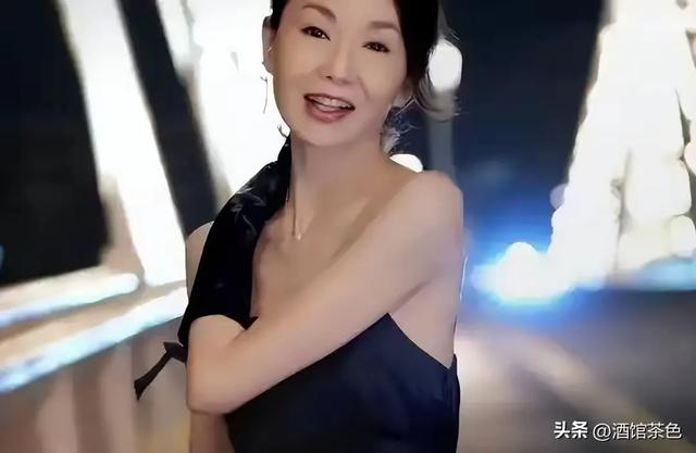 “香江美女”张曼玉60岁现状，单身无子女，住平民区，依旧很美丽