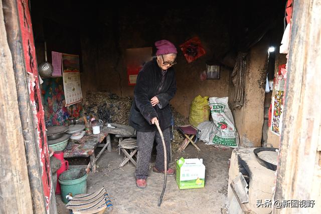 103岁长寿奶奶，身怀绝技，会用奇特方法免费治病，1辈子救人无数