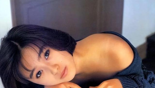 日本女星酒井法子写真美爆了！雪肤玉貌大长腿性感火辣