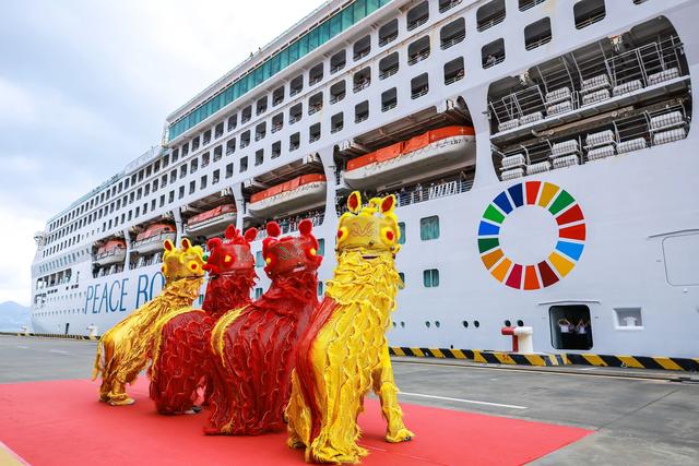 邮轮复航后首艘访粤国际邮轮！“和平之船”靠泊深圳南山