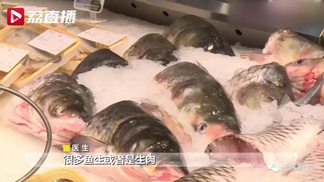 17岁少女腹痛难忍，去医院一看肠道内布满寄生虫，还活蹦乱跳的